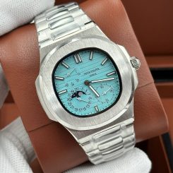 Patek Philippe - Nautilus 5712 Moonphase (8100.5)