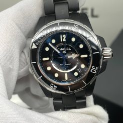 Chanel J12 (1084)