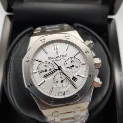 Audemars Piguet - Royal Oak Chronograph (0045)