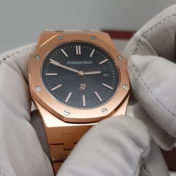 Audemars Piguet - Royal Oak Selfwinding Quartz (0162)