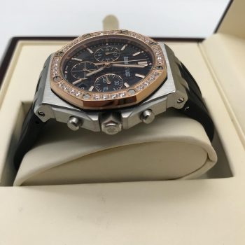 Audemars Piguet - Royal Oak Offshore Selfwinding Chronograph 39mm Diamonds (0126)