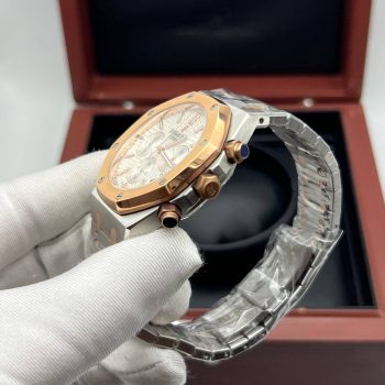 Audemars Piguet - Royal Oak Chronograph (0011.1)