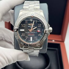 Breitling — Avenger (0370)