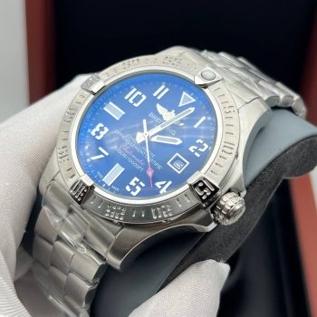 Breitling — Avenger (0370)