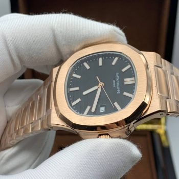 Patek Philippe - Nautilus (8117)