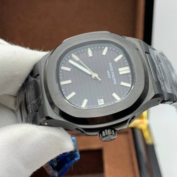 Patek Philippe - Nautilus (8118)