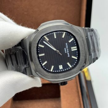 Patek Philippe - Nautilus (8118)