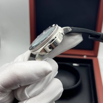 Panerai — Submersible QuarantaQuattro Luna Rossa Ti-Ceramitech (8401.2)